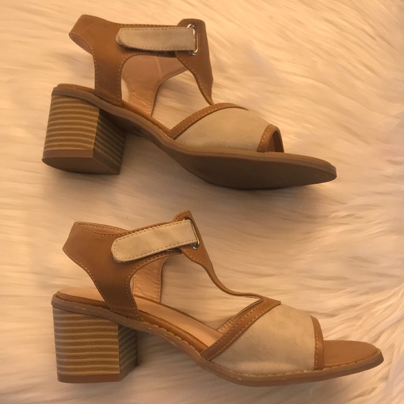 Chic Open-toe Sandals - Picture 2 of 5